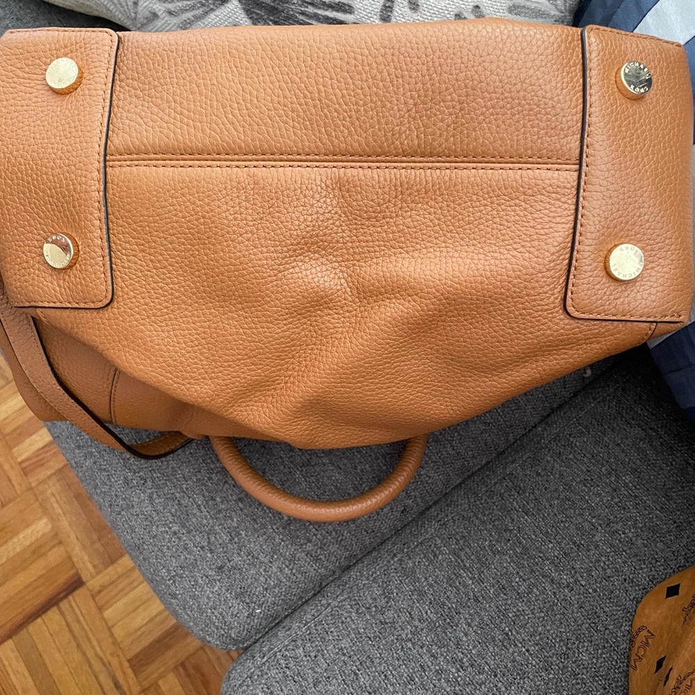 Michael Kors satchel purse in cognac tan color with removable shoulder strap - Picture 4 of 5